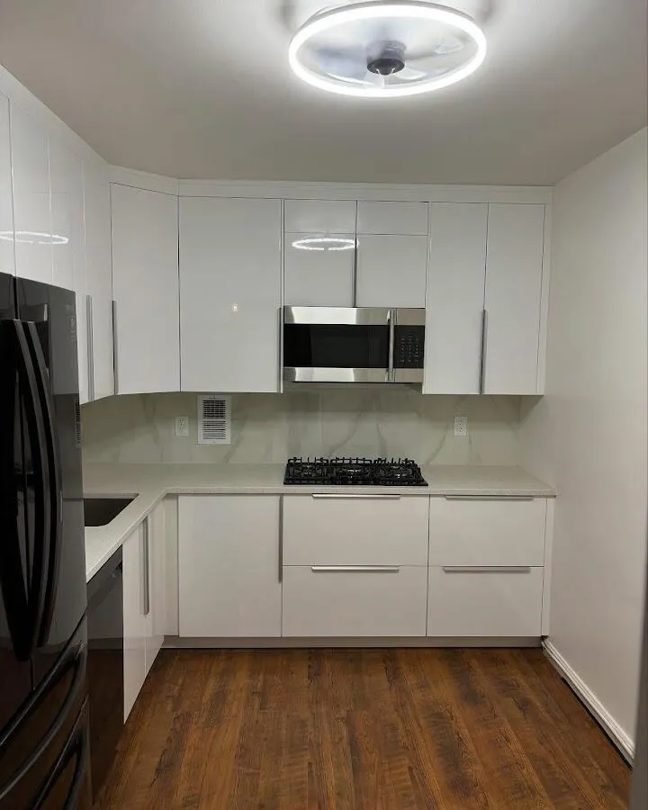 Renovated kitchen with quartz countertops in North Bay Village